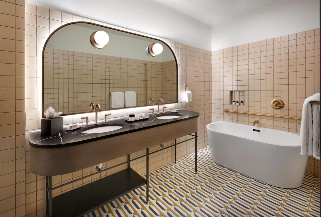 Hotel The Westley Calgary Downtown, Tapestry Collection By Hilton Extérieur photo